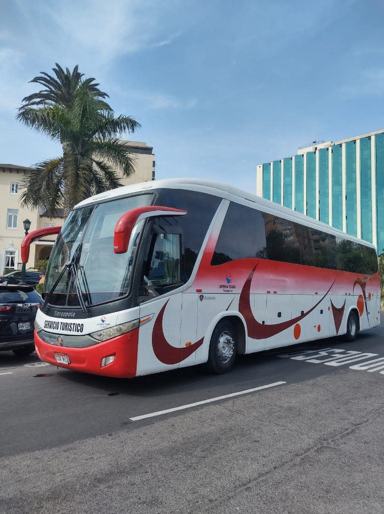 Bus de 35–50 Pasajeros